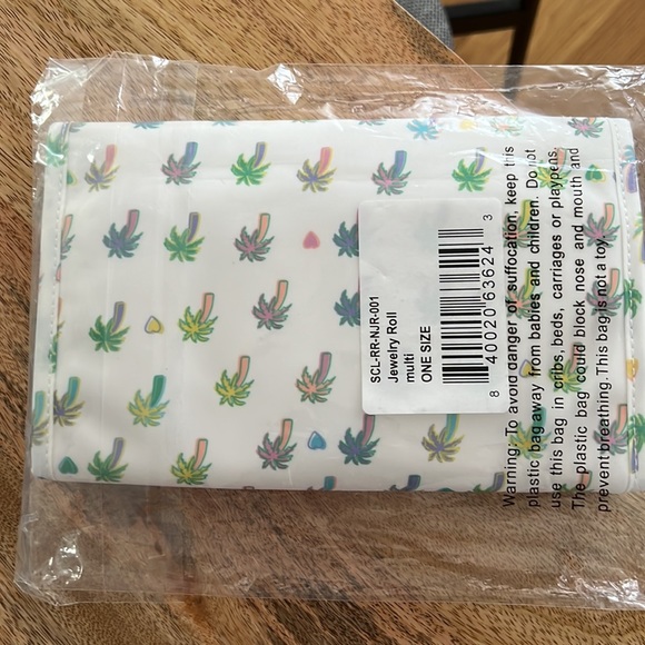 Stoney Clover Lane x Roller Rabbit Palm Dreams  Jewelry Roll - Picture 2 of 2